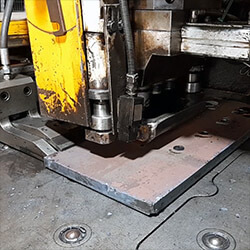 Διάτρηση τεμαχίου μη μηχανή CNC